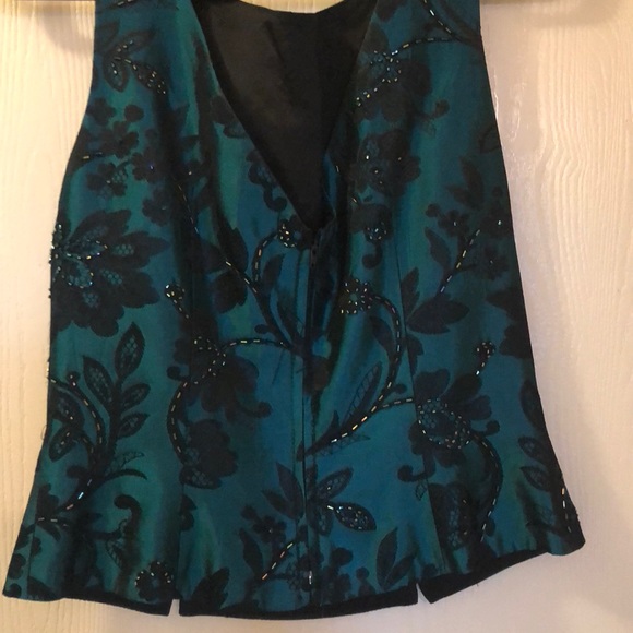 NWT beautiful top! ** - Picture 3 of 8